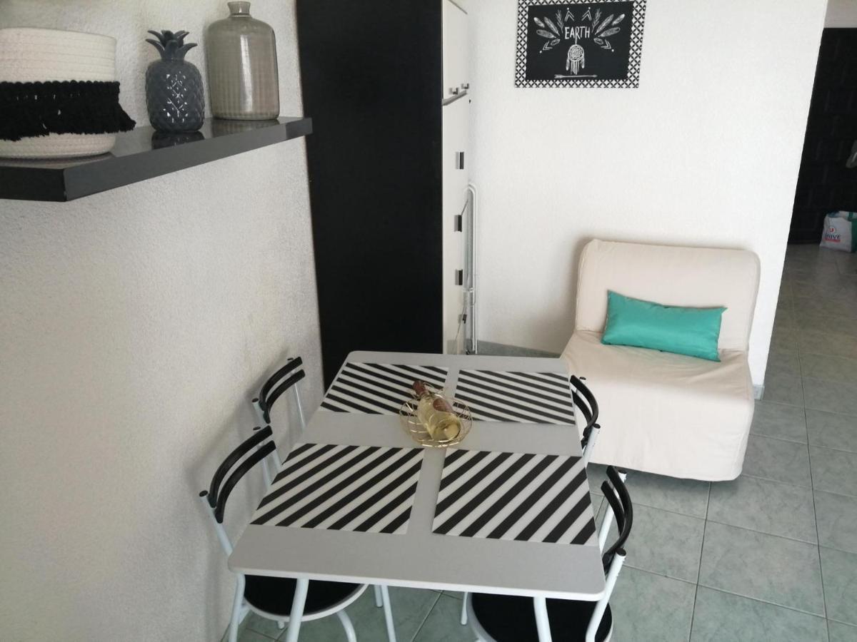 Joli Studio Bord De Mer, Clim, Balcon, Parking Prive 멍똥 외부 사진