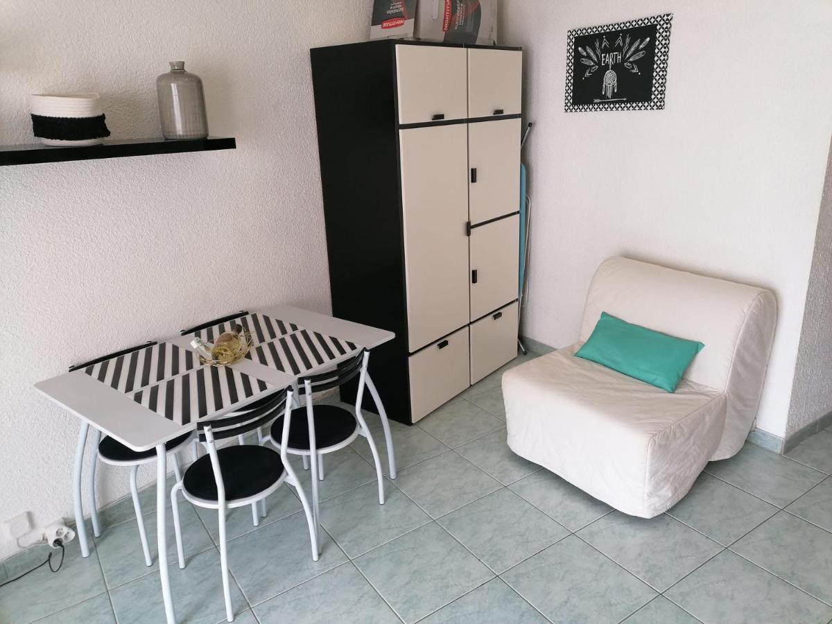 Joli Studio Bord De Mer, Clim, Balcon, Parking Prive 멍똥 외부 사진