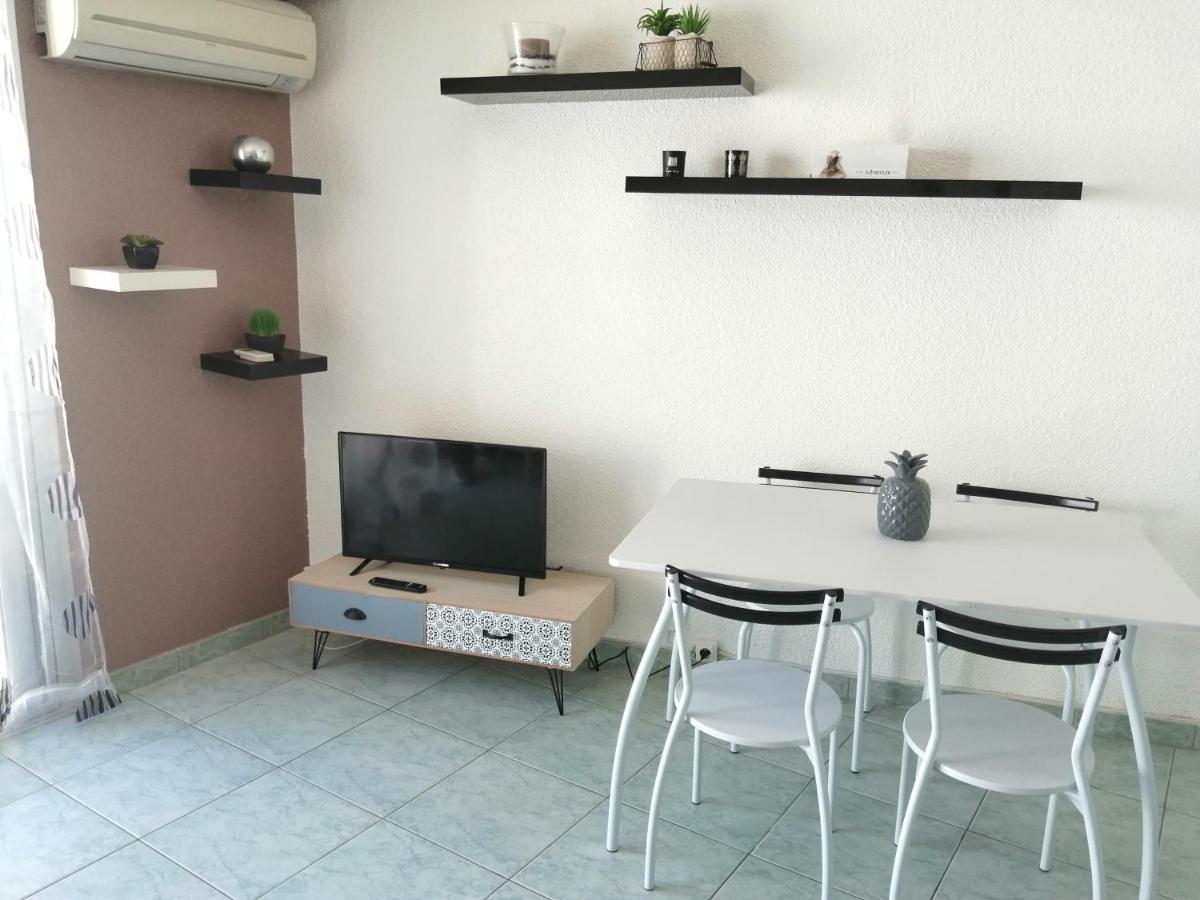 Joli Studio Bord De Mer, Clim, Balcon, Parking Prive 멍똥 외부 사진